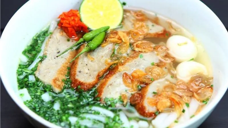 10 quán bánh canh chả cá ở Nha Trang ngon nứt vách