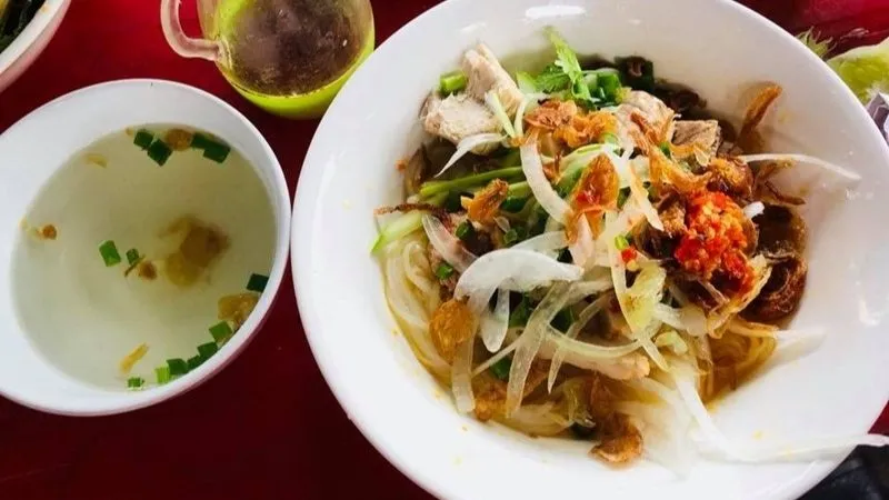 10 quán bánh canh chả cá ở Nha Trang ngon nứt vách