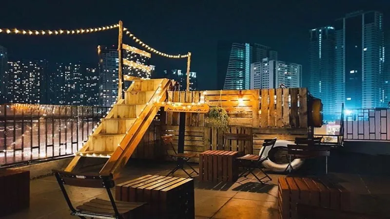 10 quán cà phê rooftop ở Sài Gòn, được giới trẻ check-in ‘sống ảo’ cực chất