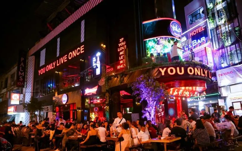 10 quán cocktail bar chill nhẹ ở Sài Gòn sầm uất giá bình dân