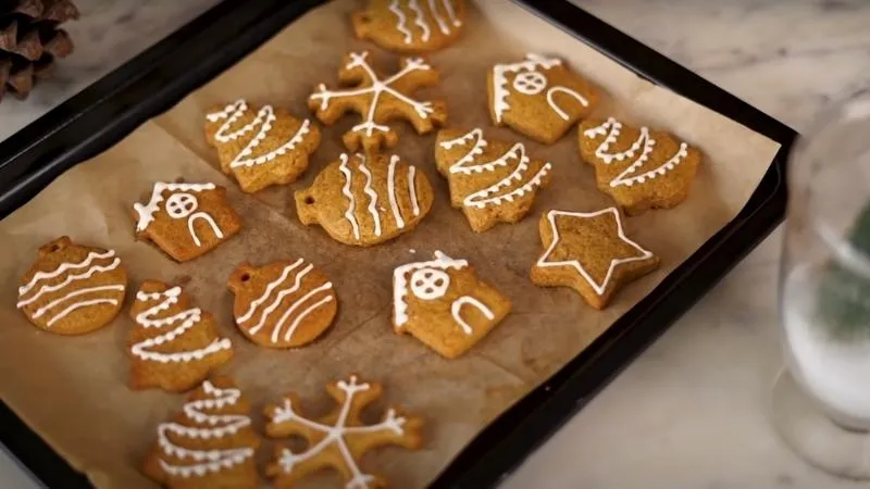 3 cách làm bánh quy gừng Giáng sinh đẹp đơn giản mùa Noel