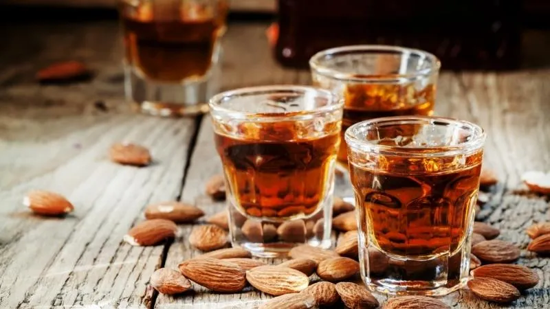 Amaretto là gì? Các thức uống được làm từ amaretto