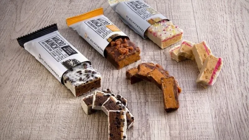 Bánh protein bar bao nhiêu calo? Top 5 thanh bánh protein bars cho người tập gym