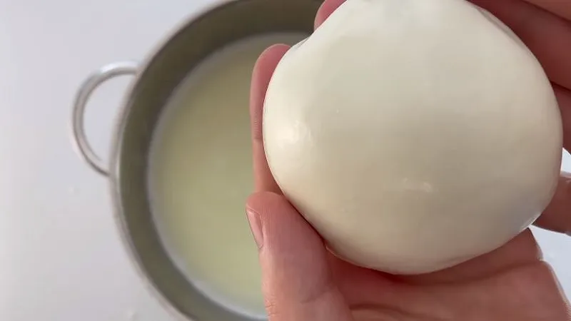 Bí quyết làm phô mai mozzarella ngon tại nhà chỉ với 2 nguyên liệu