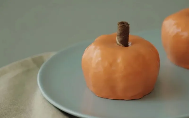 Cách làm bánh kem hình bí ngô cho ngày lễ Halloween