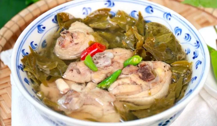 Cách làm canh gà lá giang ăn cực đậm đà, ăn hoài không chán