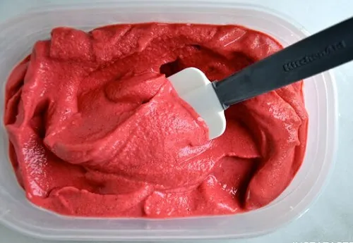 Cách làm kem dâu tây thơm mát đơn giản tại nhà chỉ trong 5 phút
