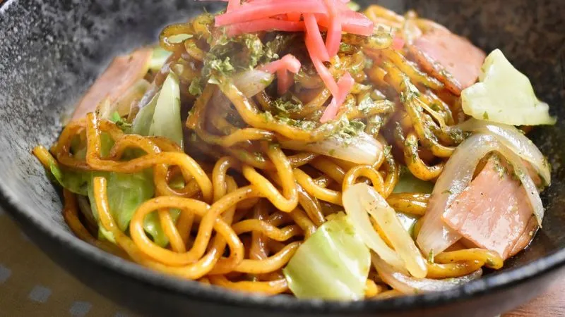 Cách làm mì yakisoba ngon chuẩn Nhật, bắt mắt như ngoài hàng