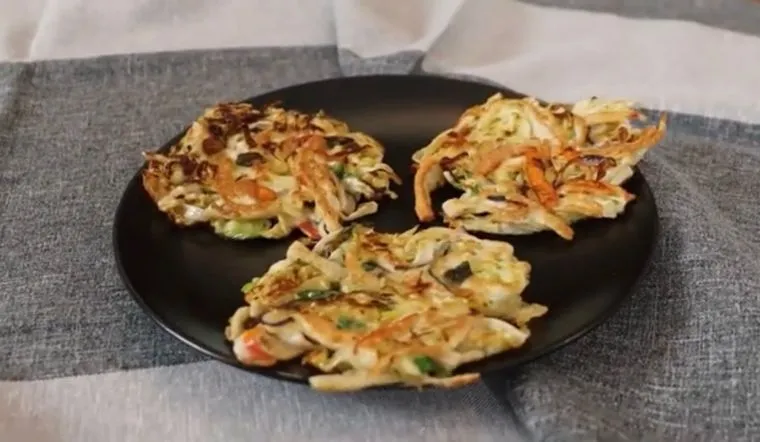 Cách làm pancake thanh cua lạ miệng, cả nhà thích mê