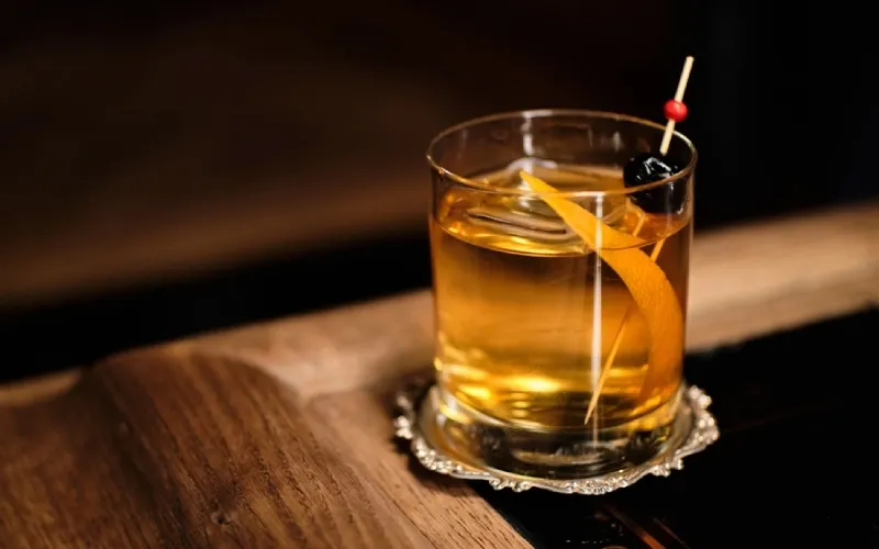 Cách pha Cocktail Old Fashioned ngon đúng điệu