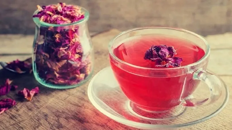 Cách pha trà hoa hồng mật ong ngọt thơm, đánh bay cảm cúm