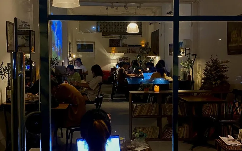 Cafe cho người hướng nội, chỉ 25k/4 tiếng, yên lặng tuyệt đối, nước tự phục vụ