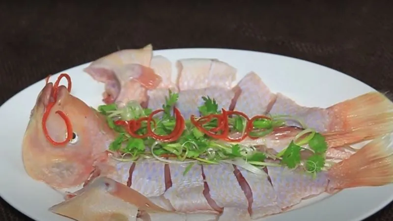 Chia sẻ cách phi lê cá diêu hồng siêu đơn giản, chuẩn như đầu bếp