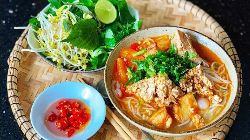 Công thức làm bún riêu ghẹ đơn giản, đậm đà hương vị miền quê