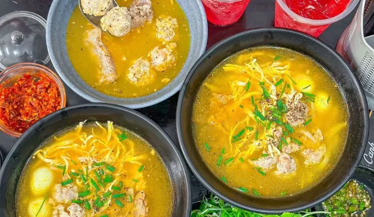 Đi ăn bánh canh Hà Lan – Đặc sản Đắk Lắk trứ danh