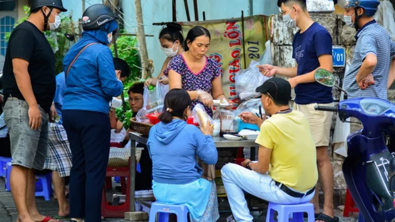 Độc đáo hàng bánh chay đậm đà vị Huế chỉ mở bán 2 ngày trong tháng tại Đà Nẵng