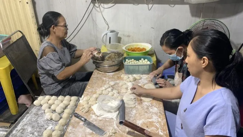 ‘Đột nhập’ những điểm bán quà vặt độc lạ quanh Sài Thành