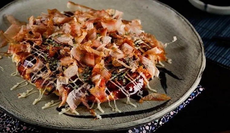 Học ngay cách làm Okonomiyaki – món bánh xèo độc đáo của Nhật Bản