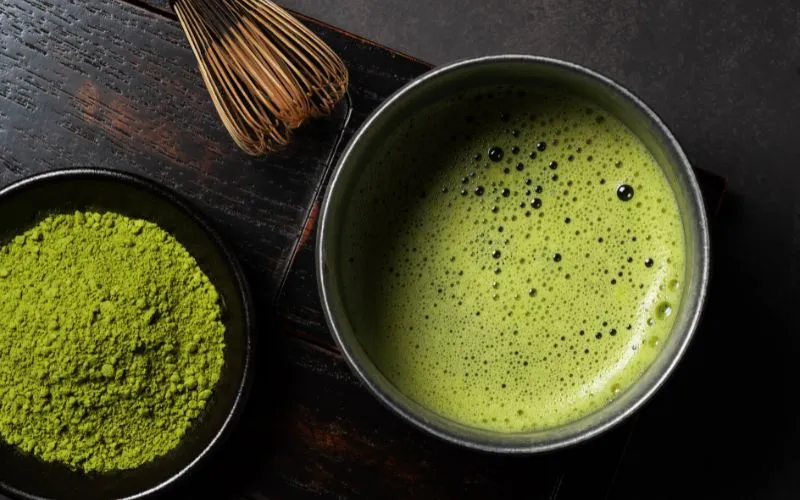 Tại sao pha matcha bị đóng cặn? Lỗi thường gặp khi pha matcha