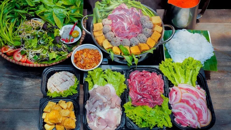 Top 15 nhà hàng tổ chức tiệc tất niên cực chất, giá rẻ tại Hà Nội