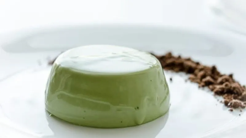 Tự làm món bánh panna cotta trà xanh thơm ngon béo ngậy đơn giản tại nhà