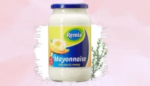 Tự làm sốt mayonnaise và mua ngoài, cái nào lợi hơn?